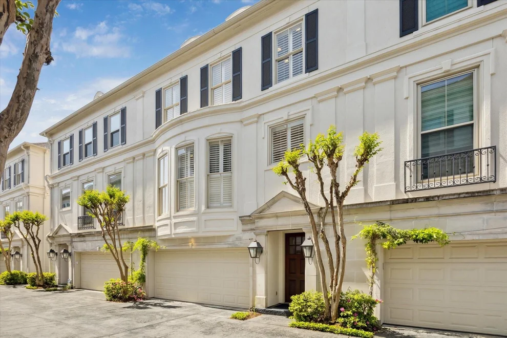 Unit for sale at 190 Oak Place, Houston, TX 77006