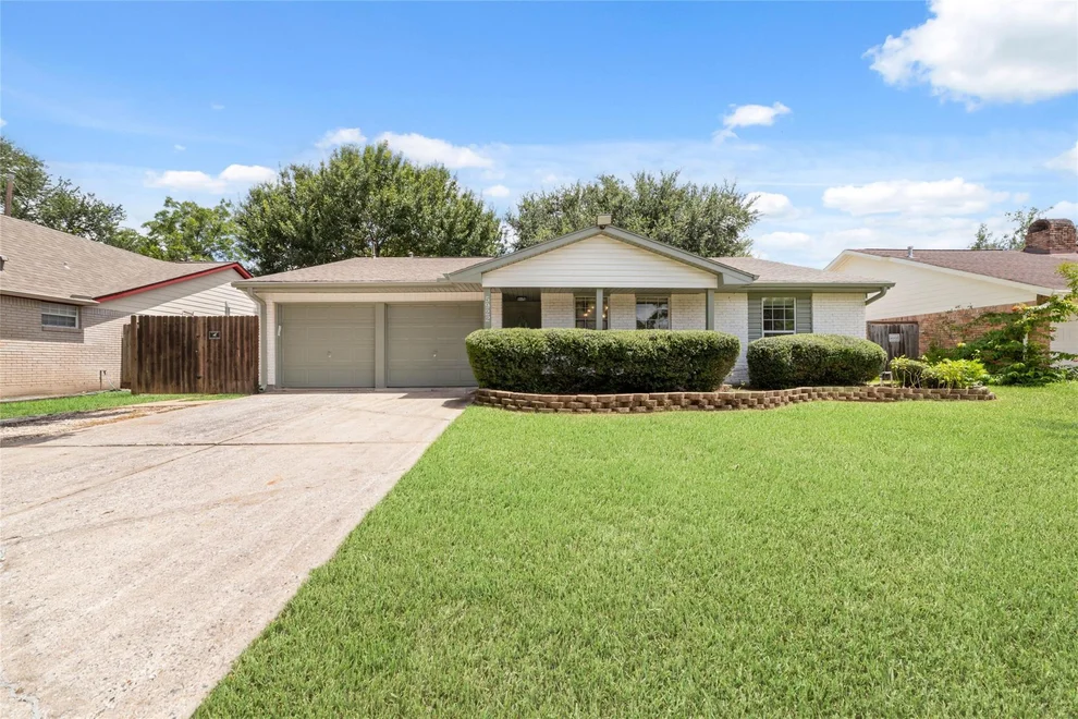 Unit for sale at 5922 Hummingbird Street, Houston, TX 77096