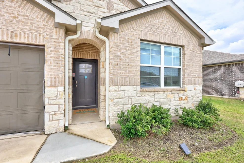 Unit for sale at 713 Iron Bridge Road, Georgetown, TX 78626
