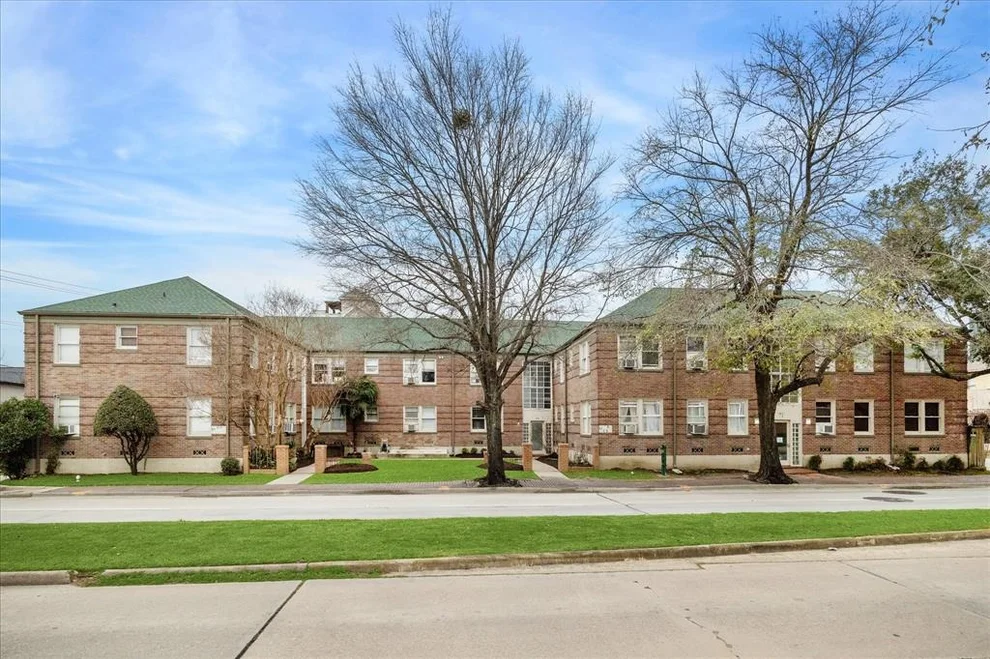 Unit for sale at 1920 Richmond Avenue, Houston, TX 77098