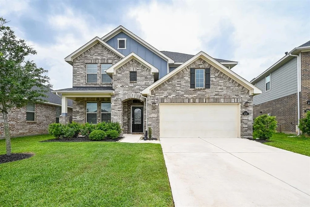 Unit for sale at 8310 Divot Trace, Fulshear, TX 77441