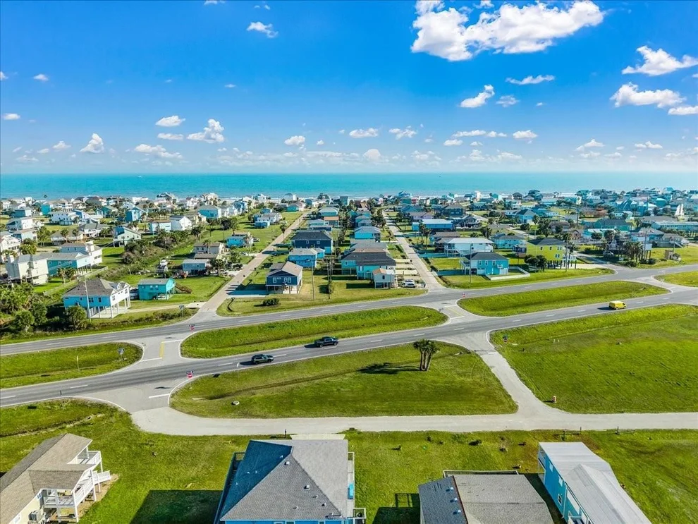 Unit for sale at 14115 Miramar, Galveston, TX 77554