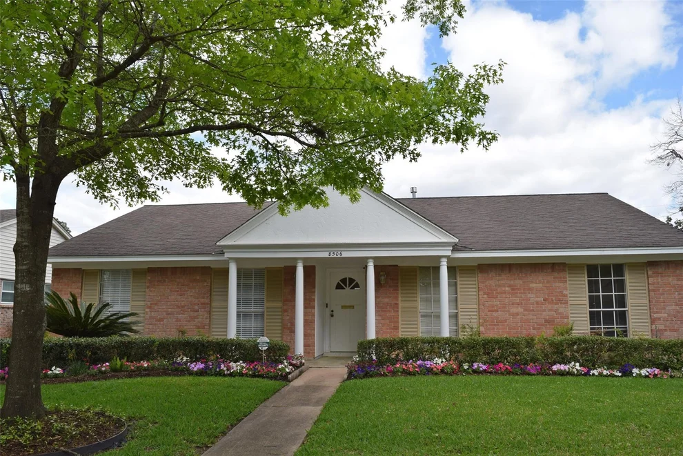 Unit for sale at 8506 Langdon Lane, Houston, TX 77036