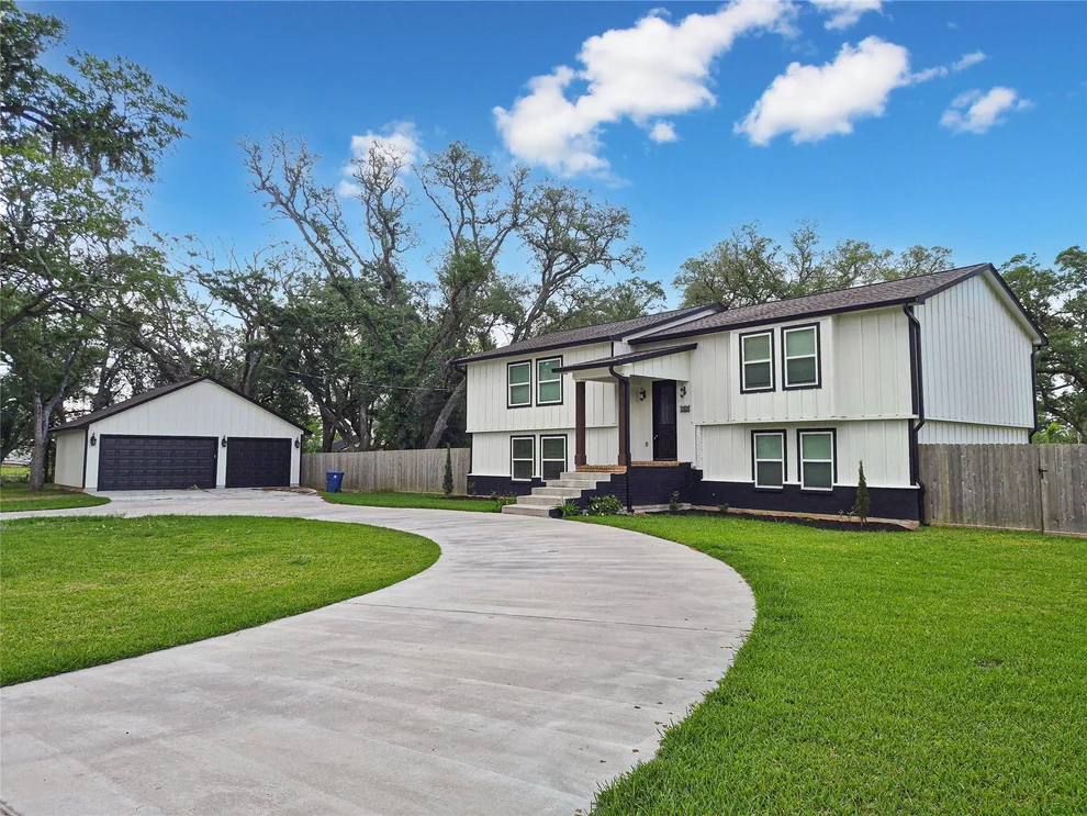 Unit for sale at 253 County Road 840, Angleton, TX 77515
