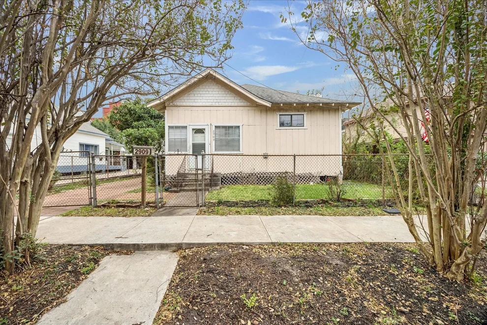 Unit for sale at 2909 Sherman Street, Houston, TX 77003