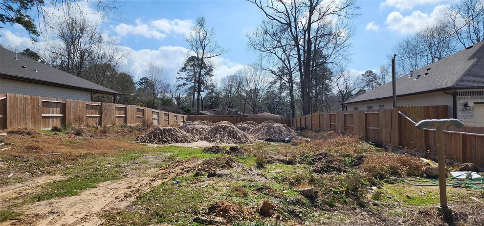 Unit for sale at 576 Magnolia Point Drive, Huffman, TX 77336
