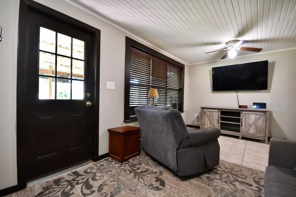 Unit for sale at 986 County Road 297, Bay City, TX 77414