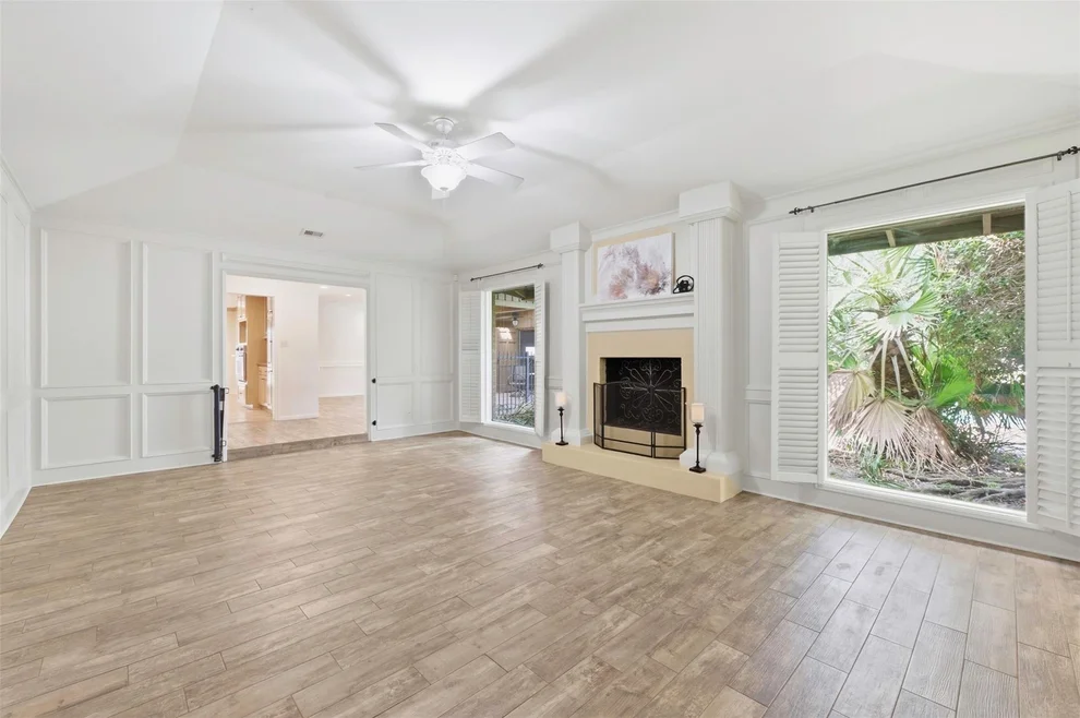 Unit for sale at 2206 Nantucket Drive, Houston, TX 77057