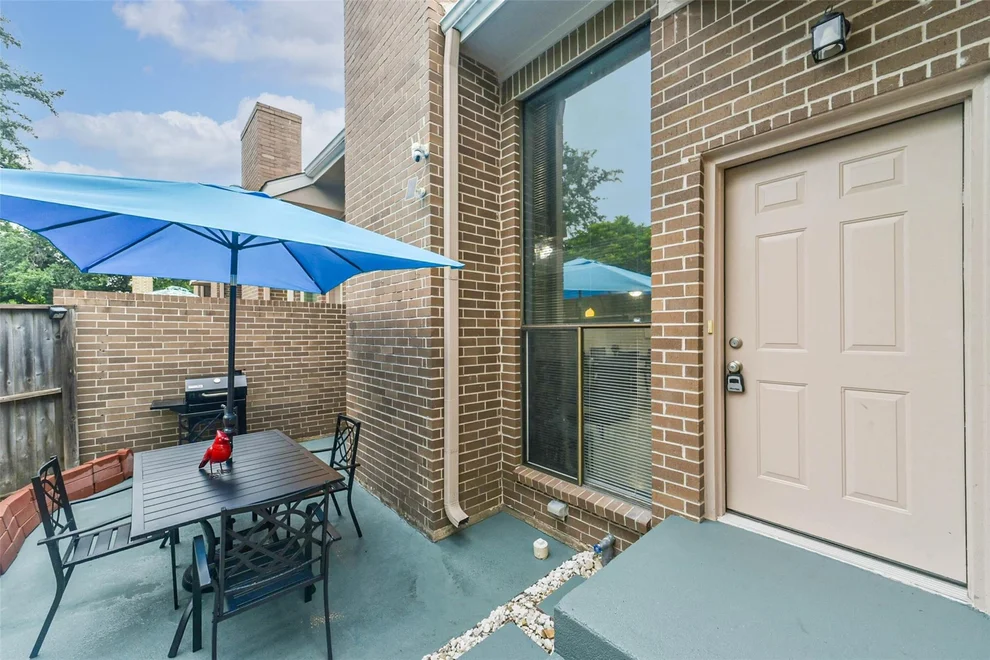 Unit for sale at 13798 Hollowgreen Drive, Houston, TX 77082