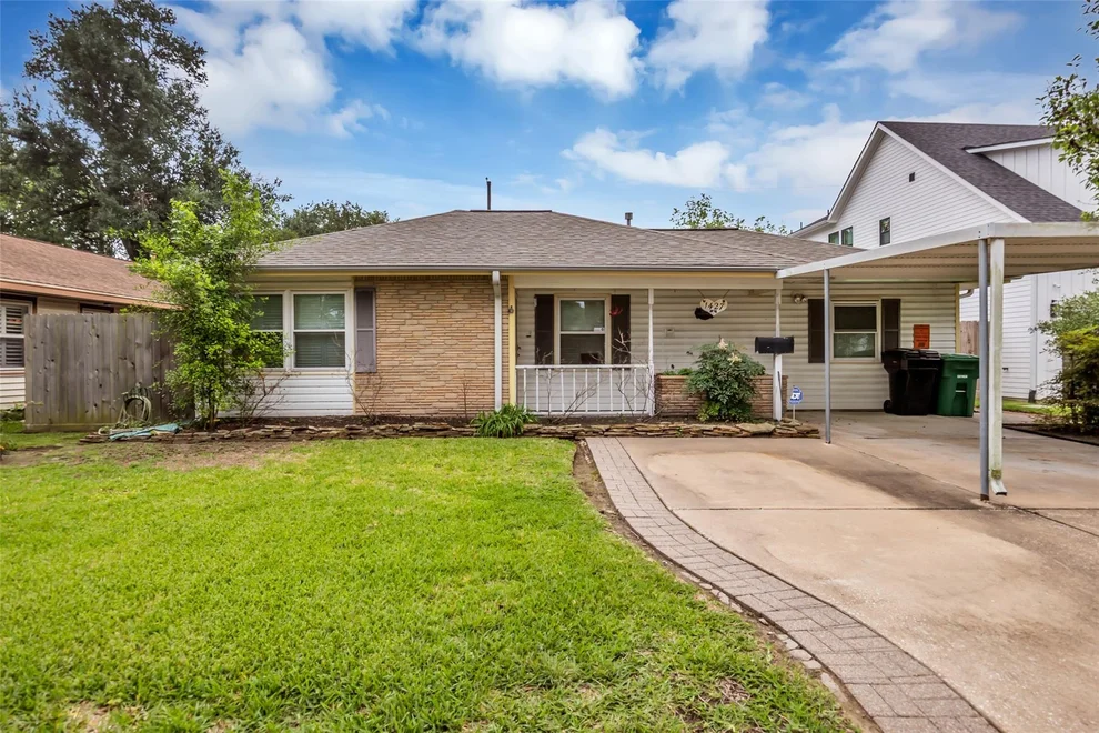 Unit for sale at 1427 Cheshire Lane, Houston, TX 77018