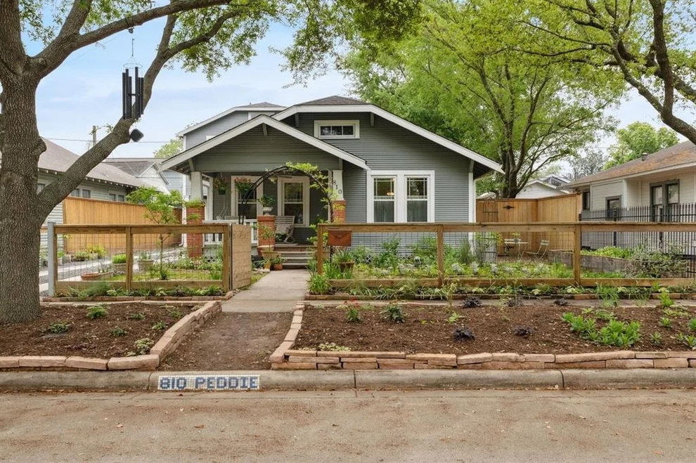 Unit for sale at 810 Peddie Street, Houston, TX 77008