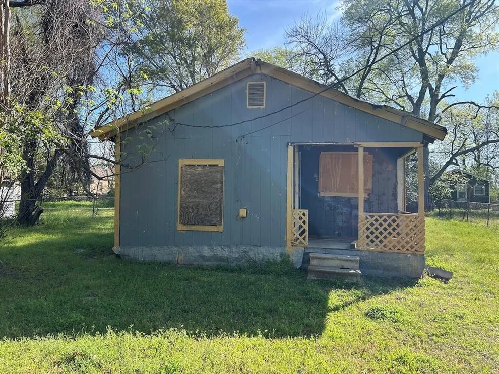 Unit for sale at 304 Callier Street, Palestine, TX 75803