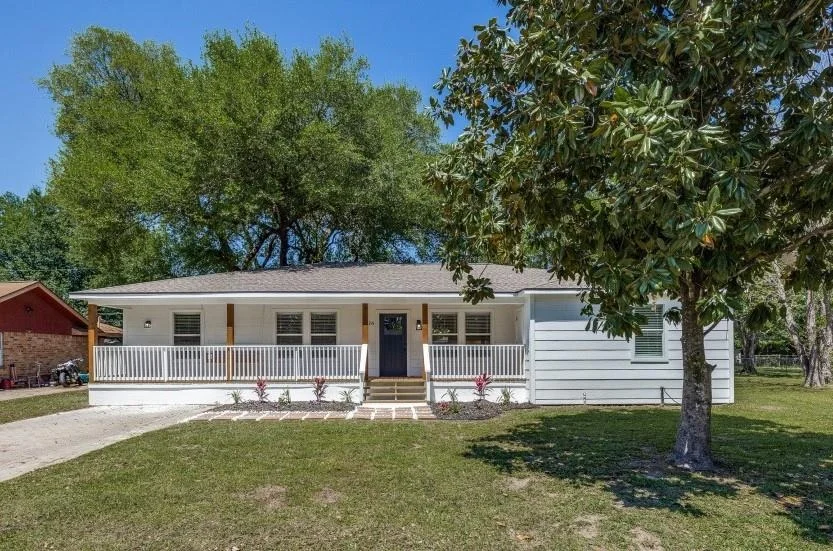 Unit for sale at 216 Southmore Street, Tomball, TX 77375