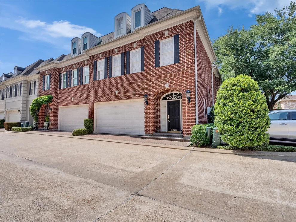 Unit for sale at 5834 Candlewood Lane, Houston, TX 77057