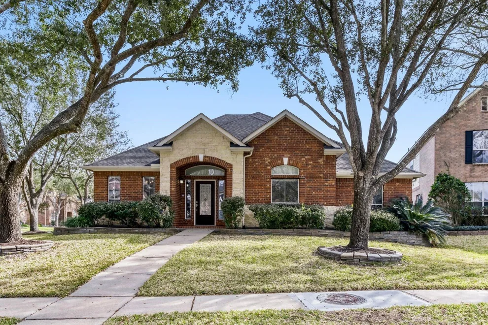 Unit for sale at 13323 Pecan Walk Lane, Sugar Land, TX 77498