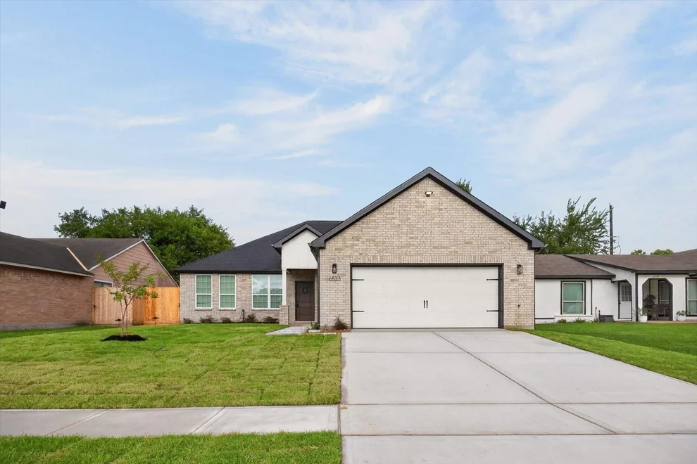 Unit for sale at 6523 Vanlynn Lane, Houston, TX 77084