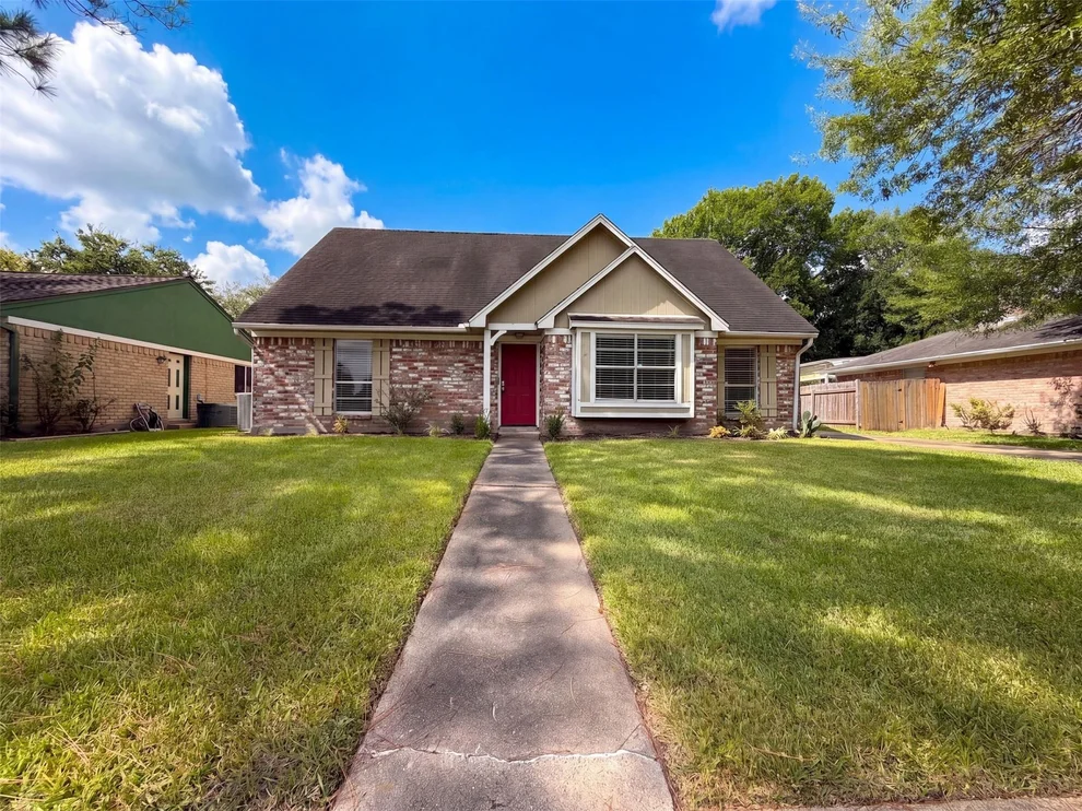 Unit for sale at 6910 Vialinda Drive, Houston, TX 77083