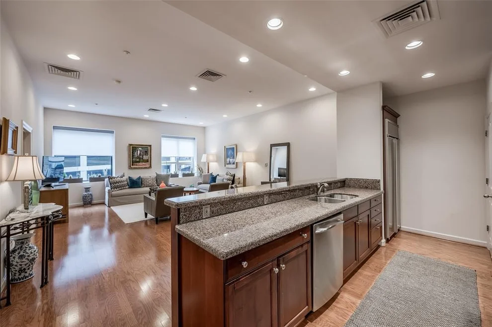 Unit for sale at 914 Main Street, Houston, TX 77002
