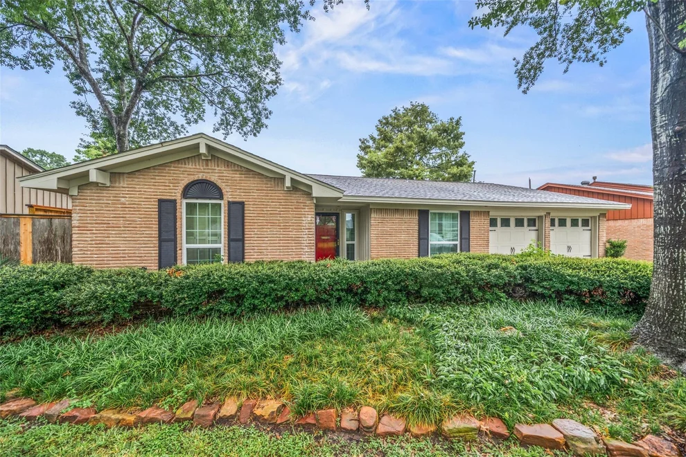 Unit for sale at 6918 Pine Grove Drive, Houston, TX 77092