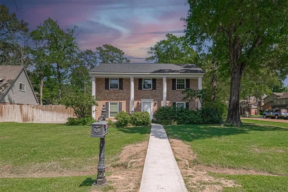 Unit for sale at 565 Landfall Lane, Conroe, TX 77302