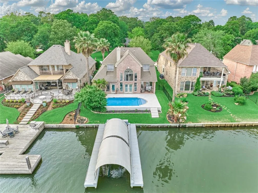 Unit for sale at 2025 S Shore Boulevard, Montgomery, TX 77356