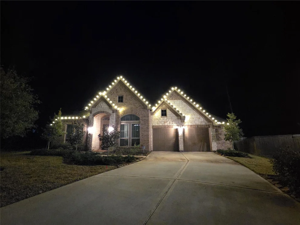 Unit for sale at 402 Changing Tide Court, Willis, TX 77318