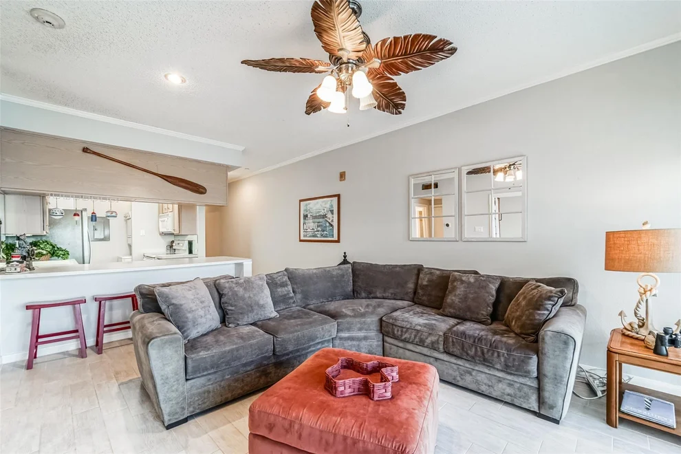 Unit for sale at 351 Lakeside Lane, Houston, TX 77058