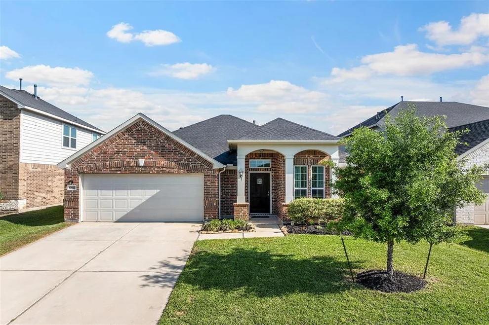 Unit for sale at 10020 Gold Finch Run, Magnolia, TX 77354