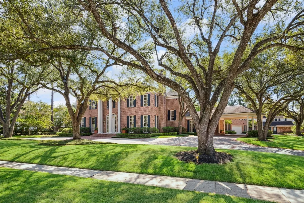 Unit for sale at 3665 Knollwood Street, Houston, TX 77019