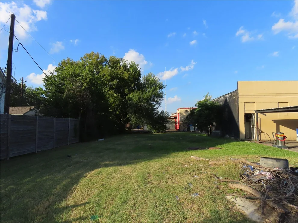 Unit for sale at 11114 cullen st Cullen Blvd, Houston, TX 77047