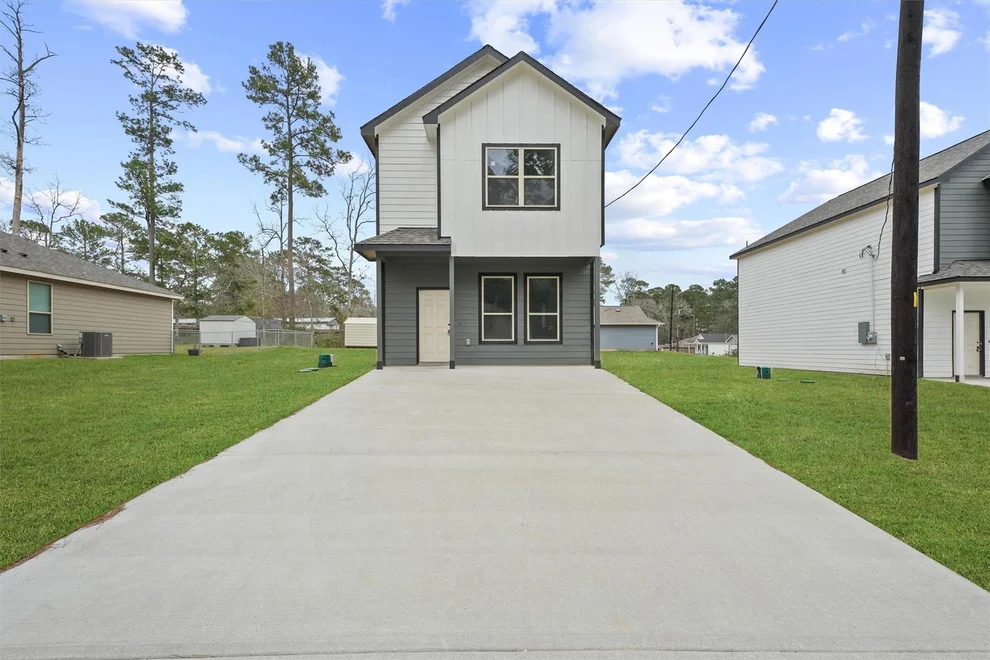 Unit for sale at 15618 Sycamore Drive, Montgomery, TX 77356