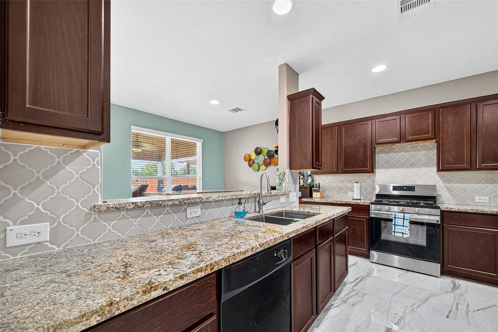 Unit for sale at 7527 Abbey Point Lane, Houston, TX 77049