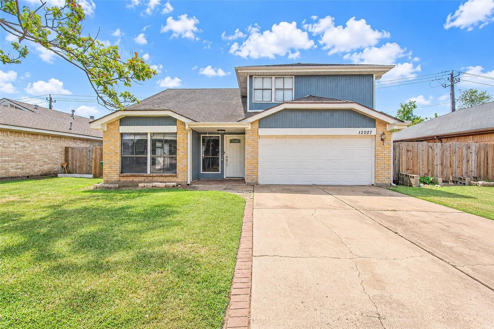 Unit for sale at 12027 Huntington Park Drive, Houston, TX 77099