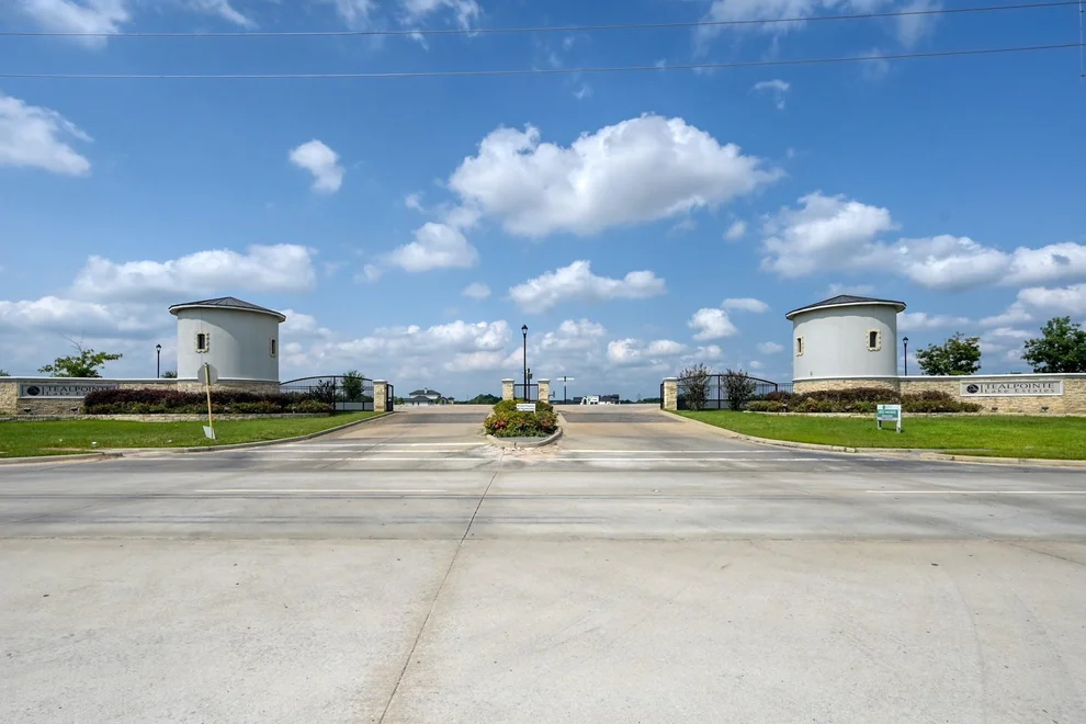 Unit for sale at 20310 Tealpointe Ridge Lane, Tomball, TX 77377
