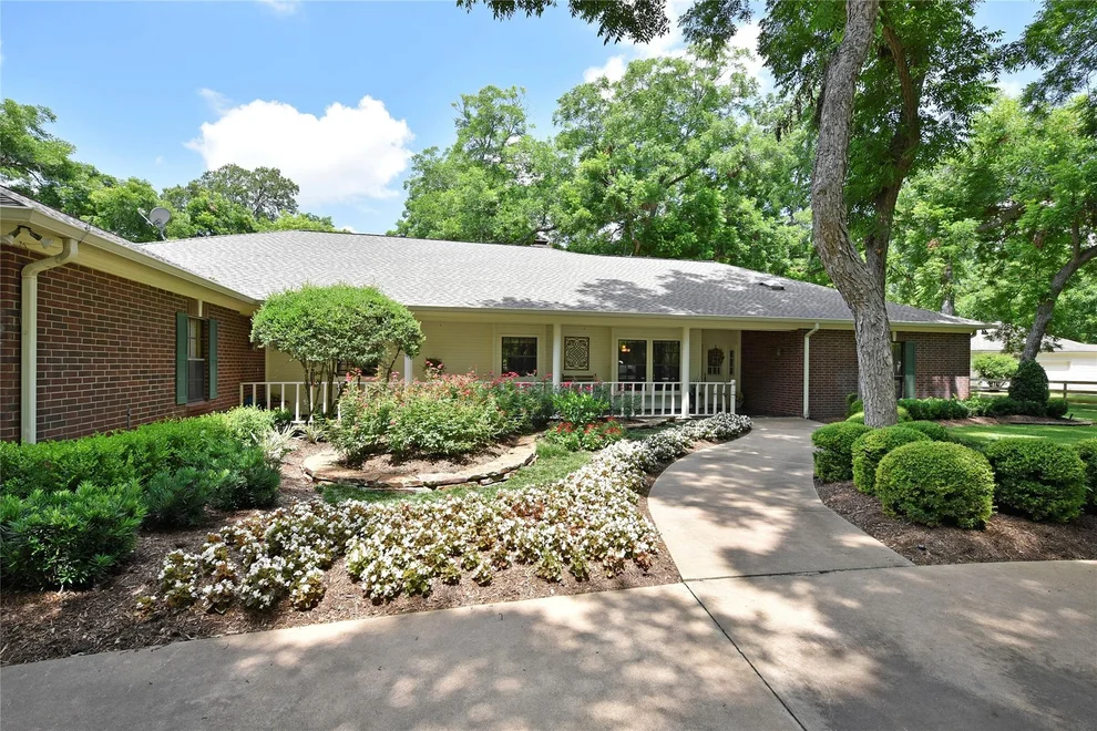 Unit for sale at 3919 Aspenwood Drive, Richmond, TX 77406