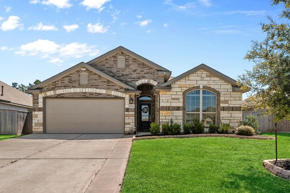 Unit for sale at 19155 Pinewood Grove Trail, New Caney, TX 77357