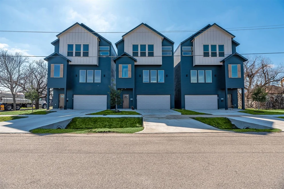 Unit for sale at 2318 Mills Street, Houston, TX 77026