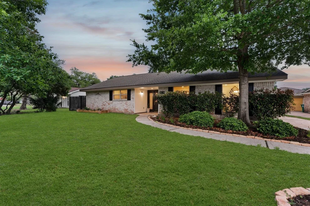 Unit for sale at 1918 Stebbins Drive, Houston, TX 77043