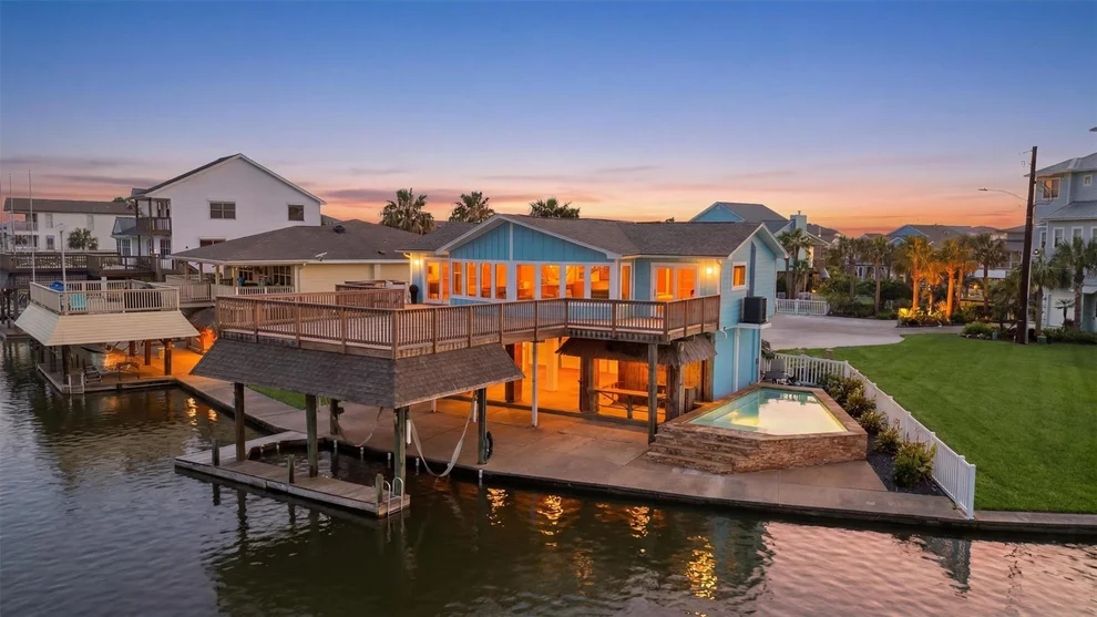Unit for sale at 1326 Hawaii Drive, Tiki Island, TX 77554