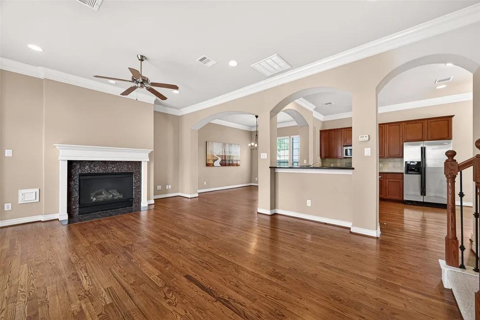 Unit for sale at 8810 Lakeshore Bend Drive, Houston, TX 77080