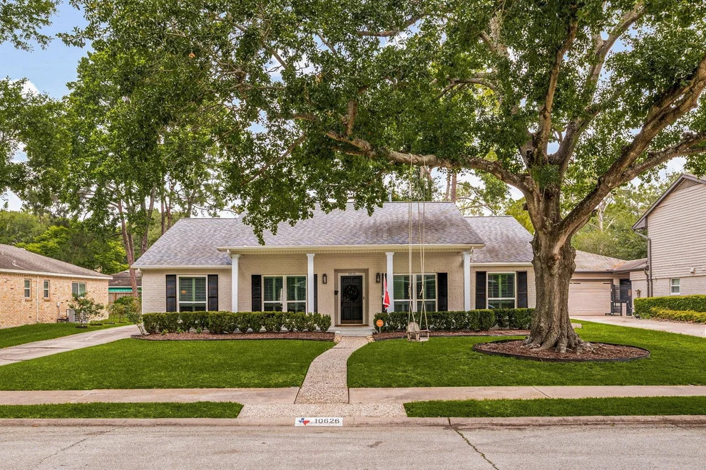 Unit for sale at 10626 Holly Springs Drive, Houston, TX 77042