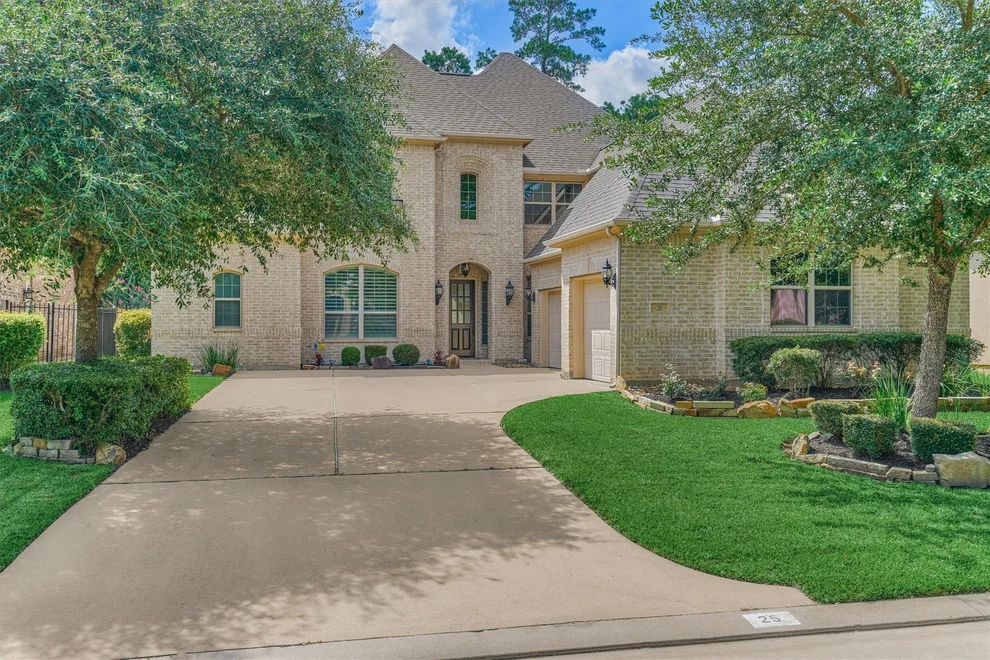 Unit for sale at 25 Red Moon Place, The Woodlands, TX 77375