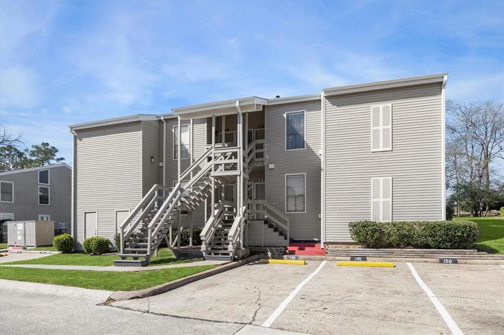 Unit for sale at 150 April Point Drive N, Montgomery, TX 77356