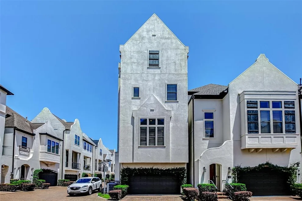 Unit for sale at 9941 Woodwind Lane N, Houston, TX 77025