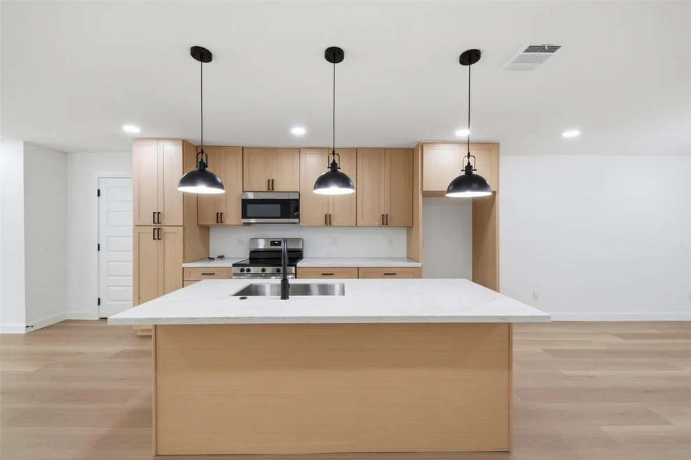 Unit for sale at 2403 Raymond Street, Pasadena, TX 77506