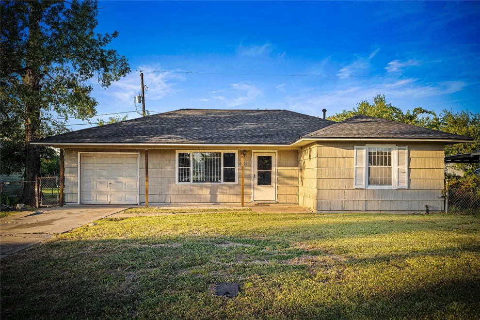Unit for sale at 13001 Knollcrest Street, Houston, TX 77015