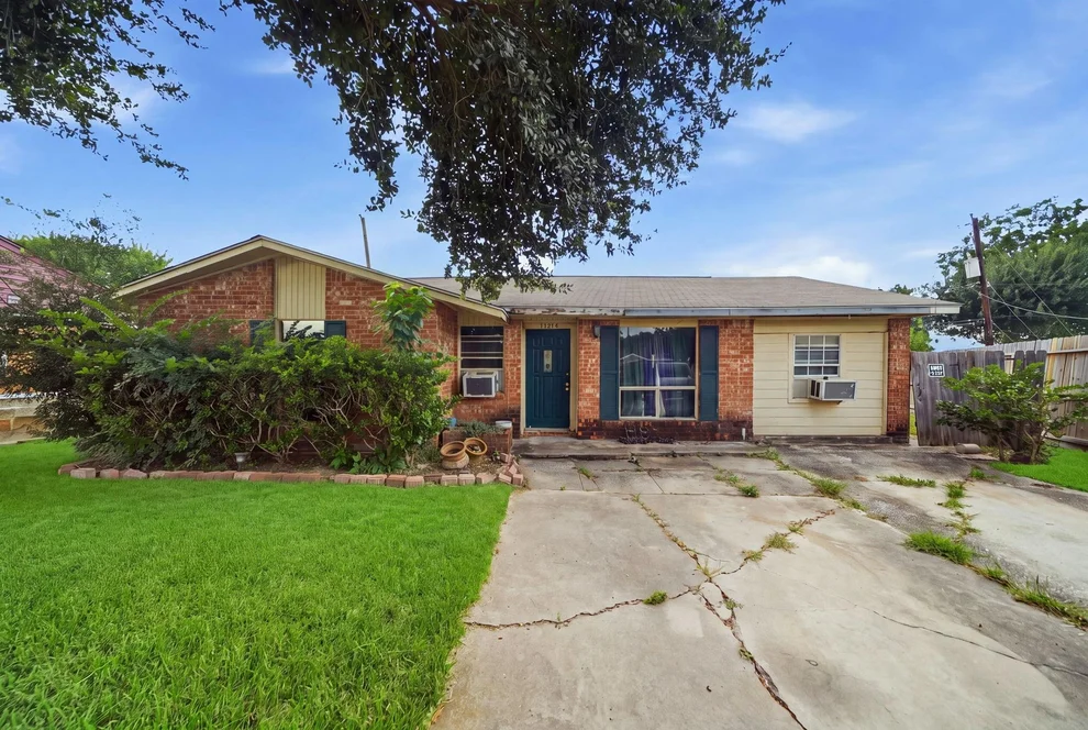 Unit for sale at 10710 Segrest Drive, Houston, TX 77047