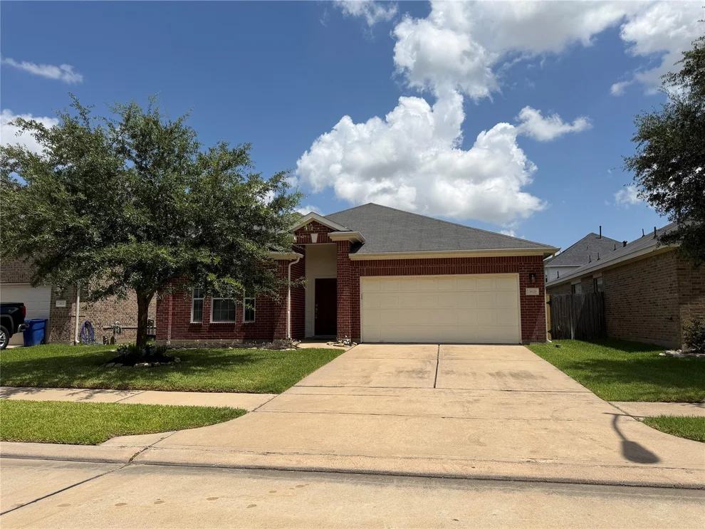 Unit for sale at 24626 Lakecrest Creek Drive, Katy, TX 77493