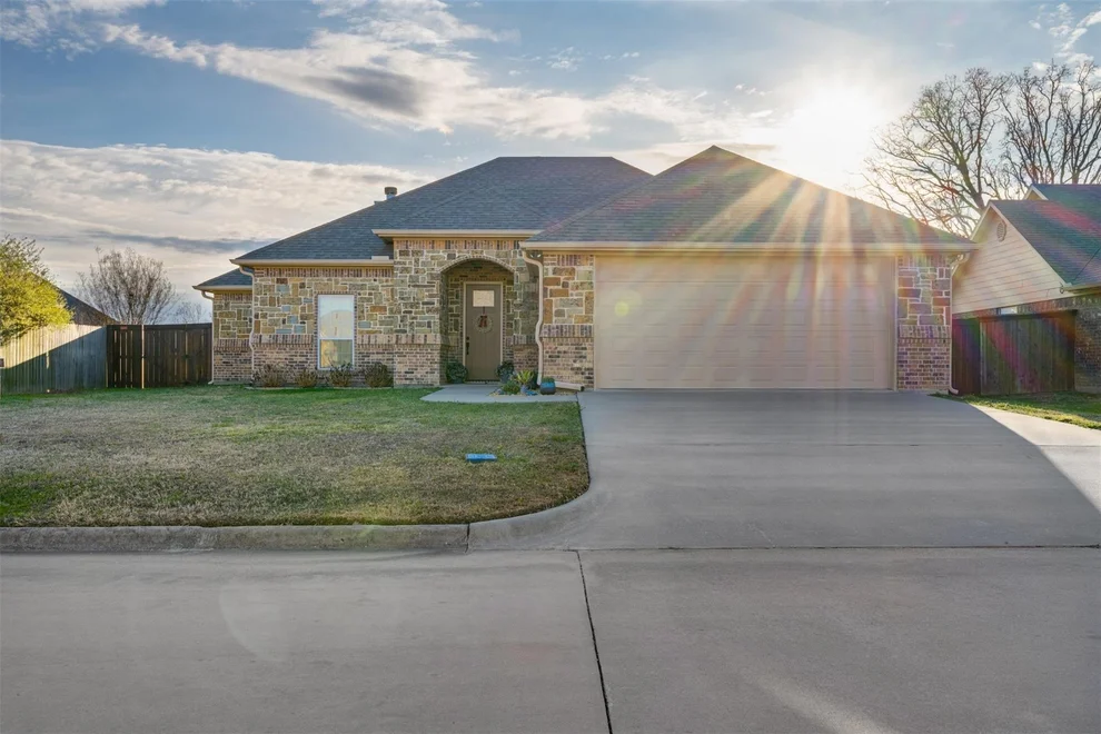 Unit for sale at 1202 Rock Creek Drive, Sulphur Springs, TX 75482