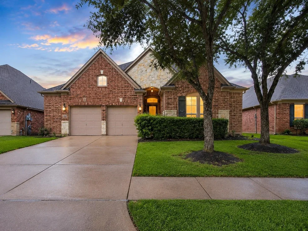 Unit for sale at 13616 Orchard Wind Lane, Pearland, TX 77584